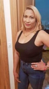 ROSANNA LATINA ARDIENTE MADURITA CARIÑOSA